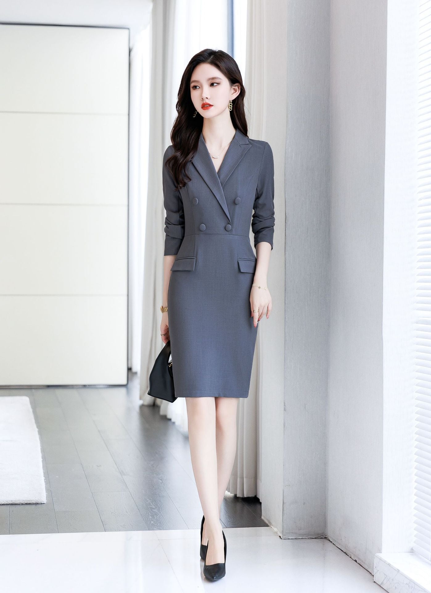 French Hepburn Style Small Black Dress High Sense High Cold Royal Sister Fried Street Small Fragrance Style Pleated Professional Suit dress Summer